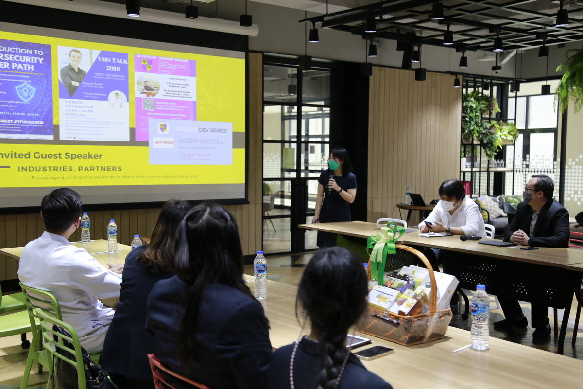 Visitors from Assumption College Rayong Visited AU