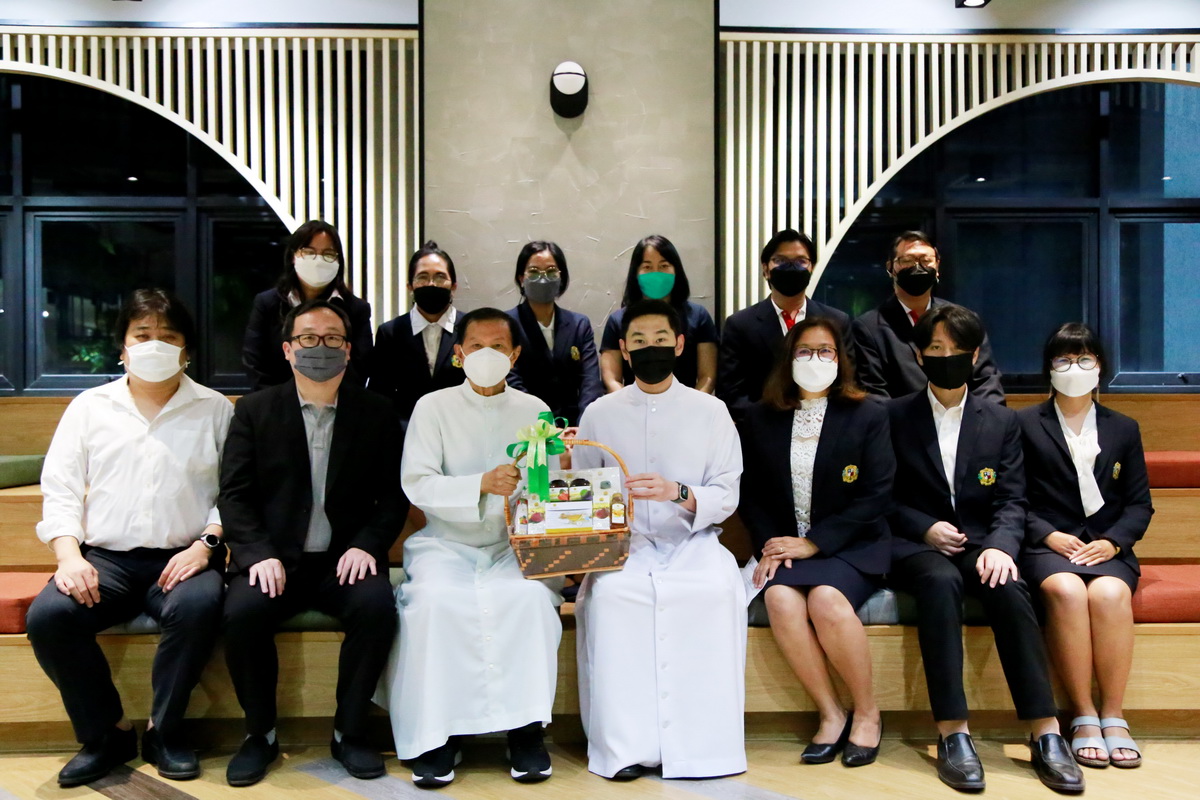 Visitors from Assumption College Rayong Visited AU