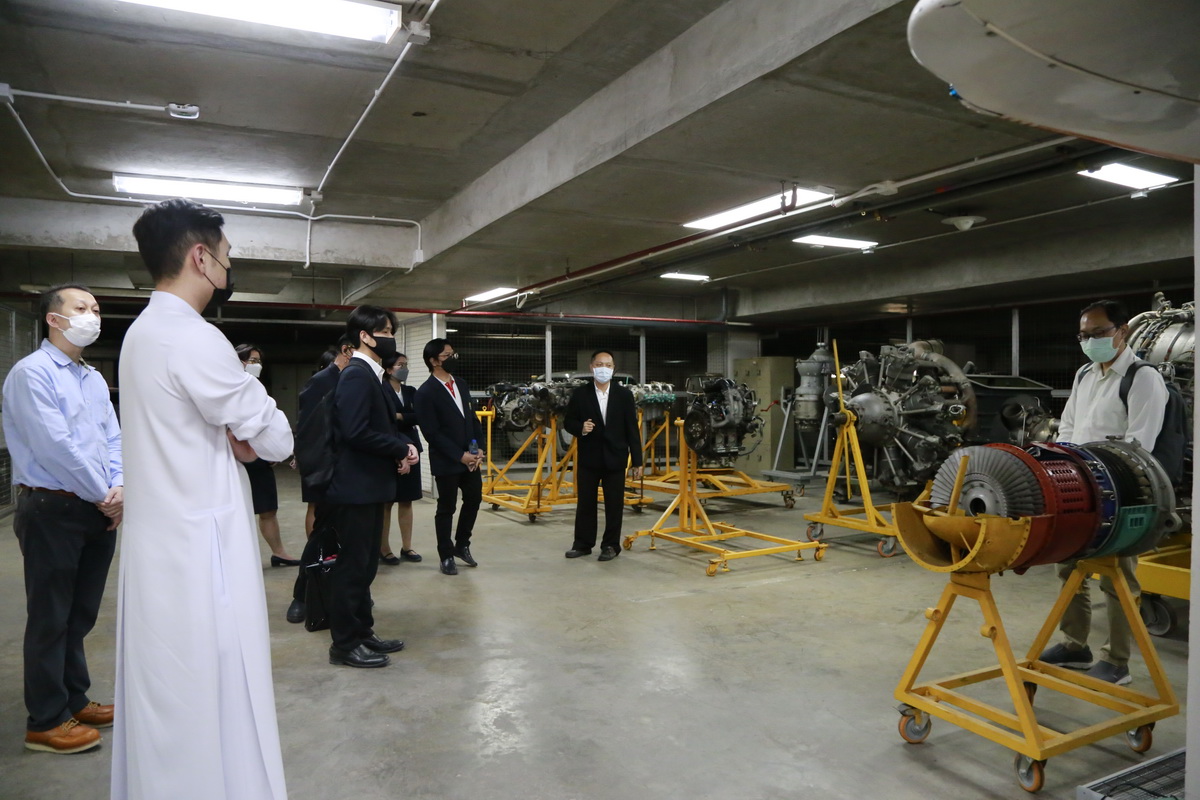 Visitors from Assumption College Rayong Visited AU