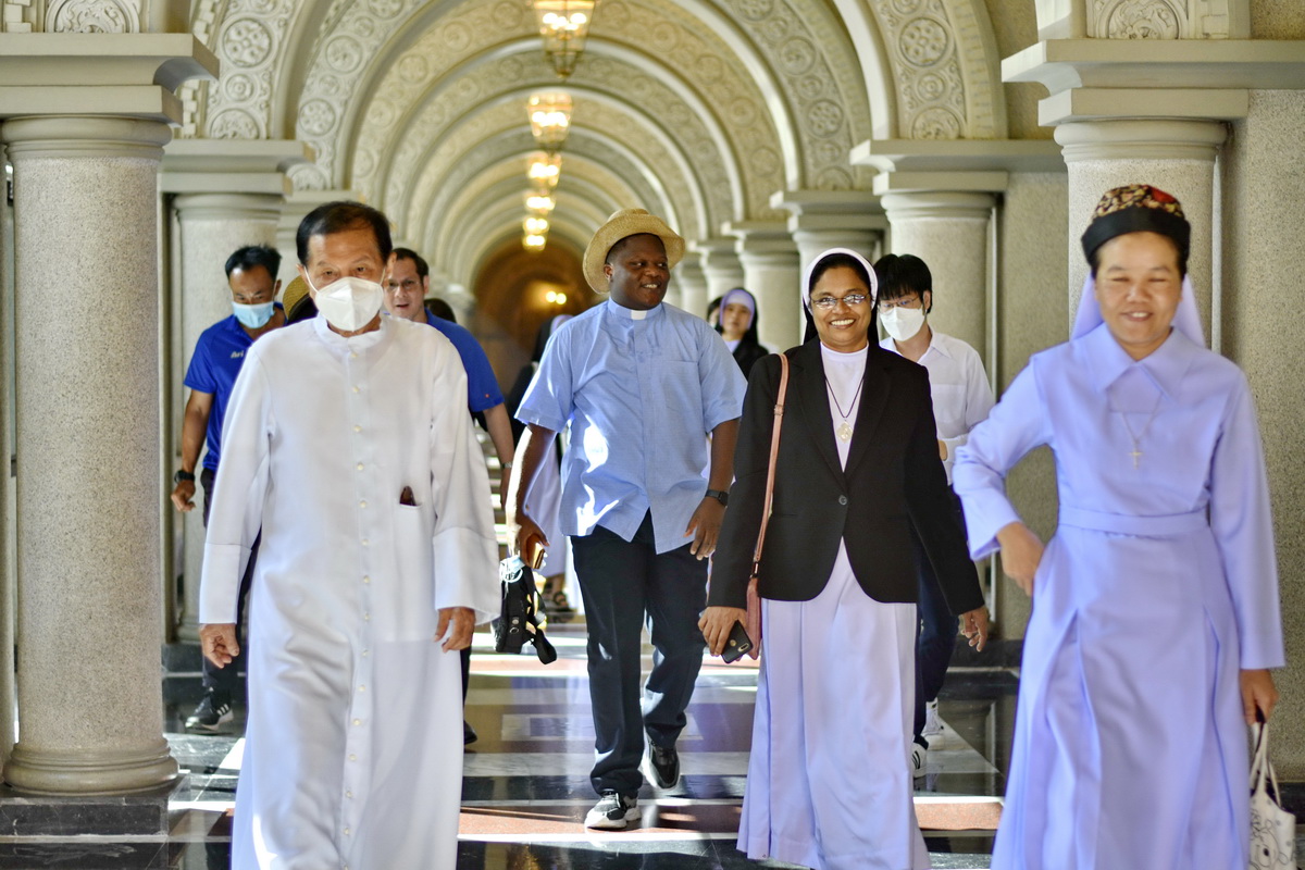 Group of The Priests Visited AU