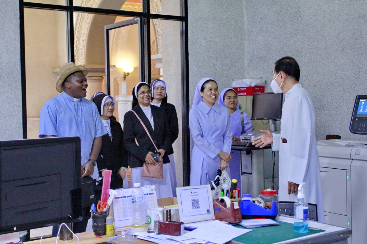 Group of The Priests Visited AU