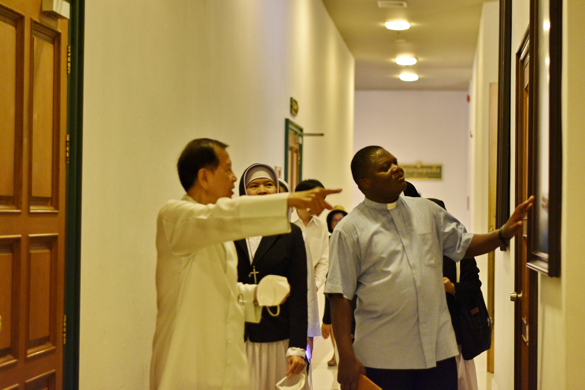 Group of The Priests Visited AU