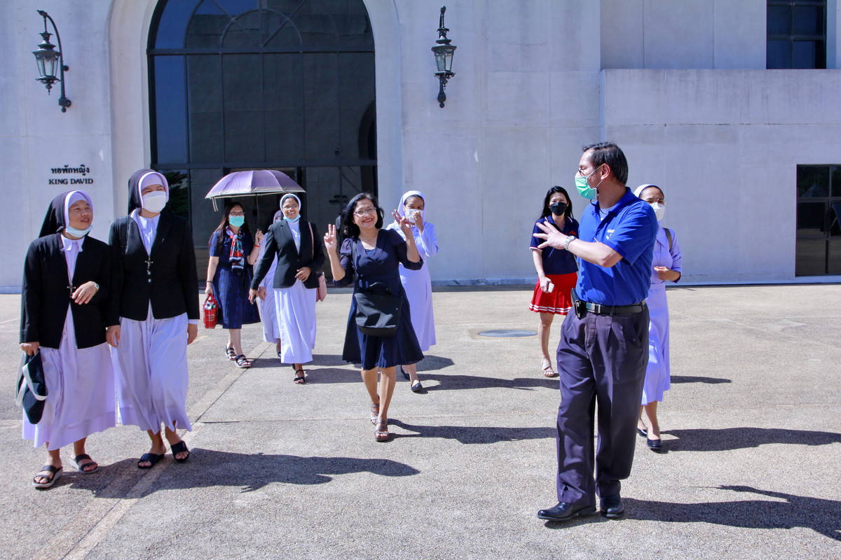 Group of The Priests Visited AU