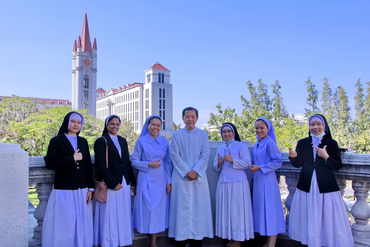 Group of The Priests Visited AU