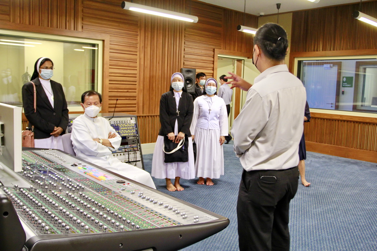 Group of The Priests Visited AU