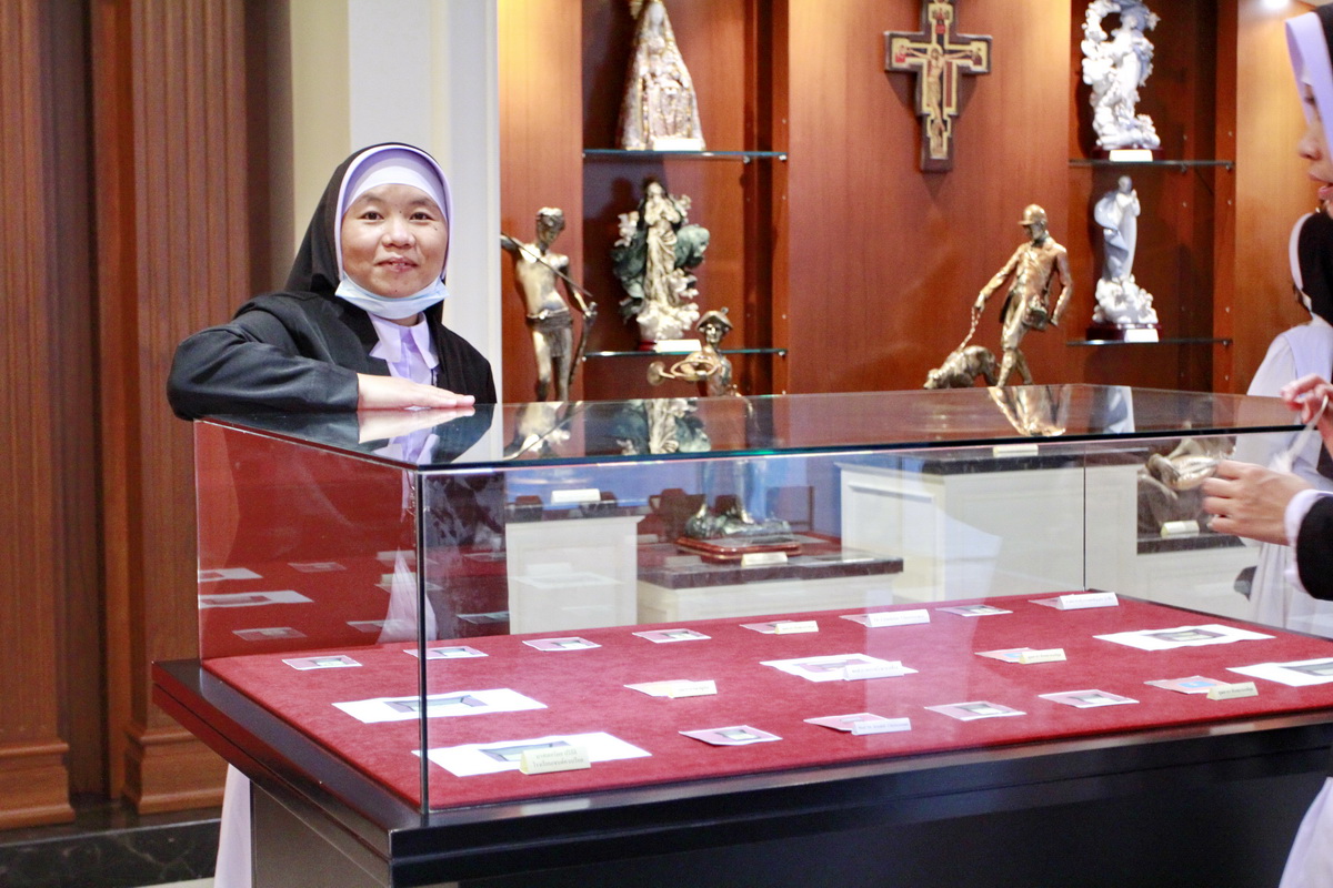 Group of The Priests Visited AU