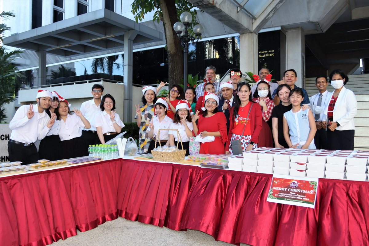 AU-Lights-Christmas-2023-booths