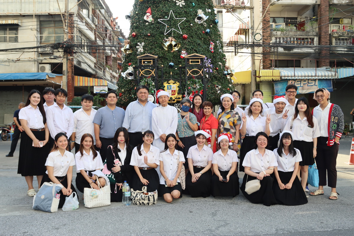 AU-Lights-Christmas-2023-booths
