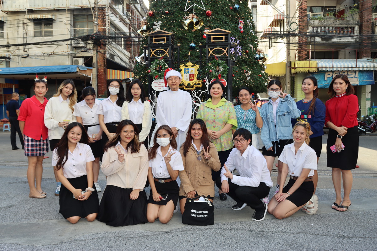 AU-Lights-Christmas-2023-booths