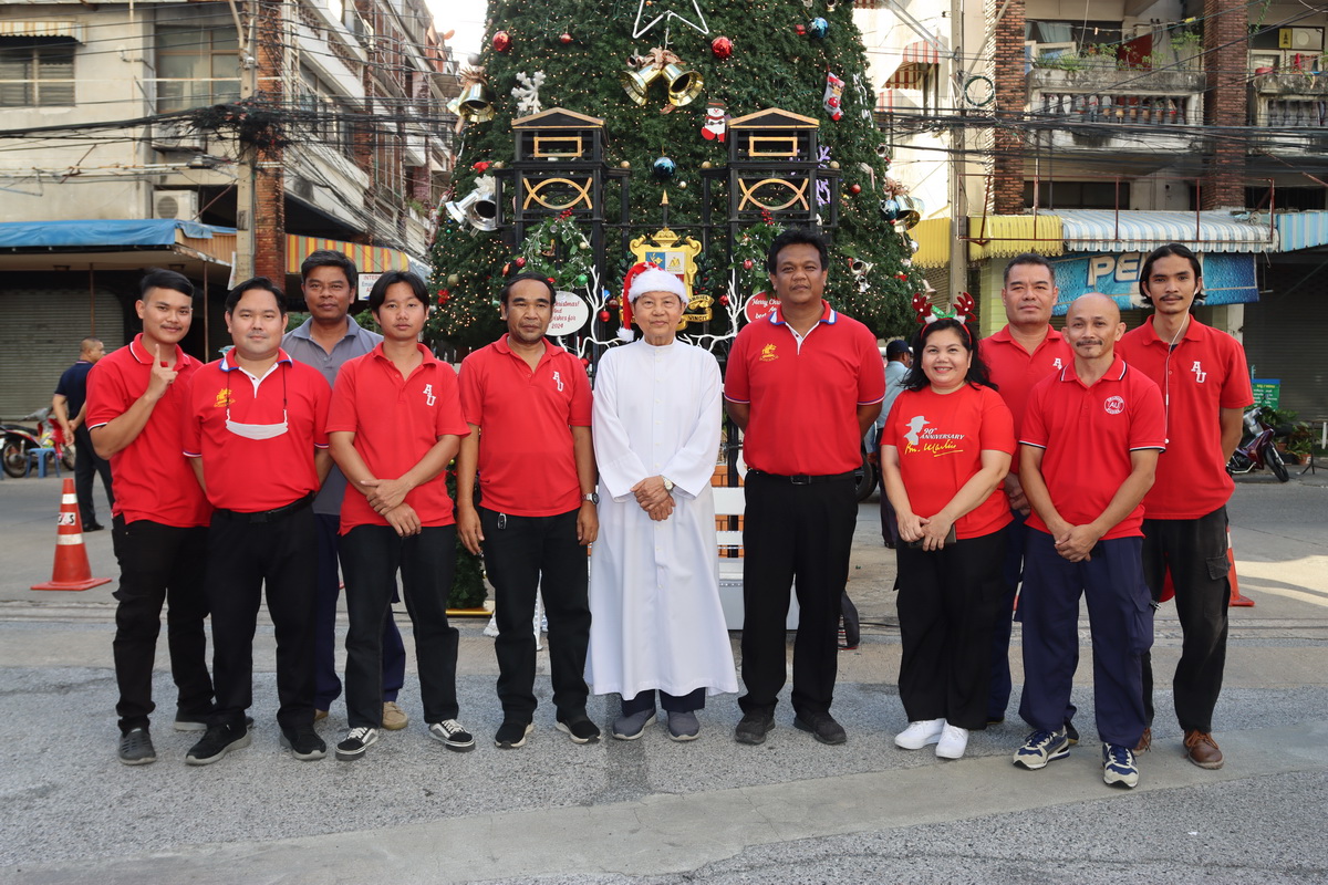 AU-Lights-Christmas-2023-booths